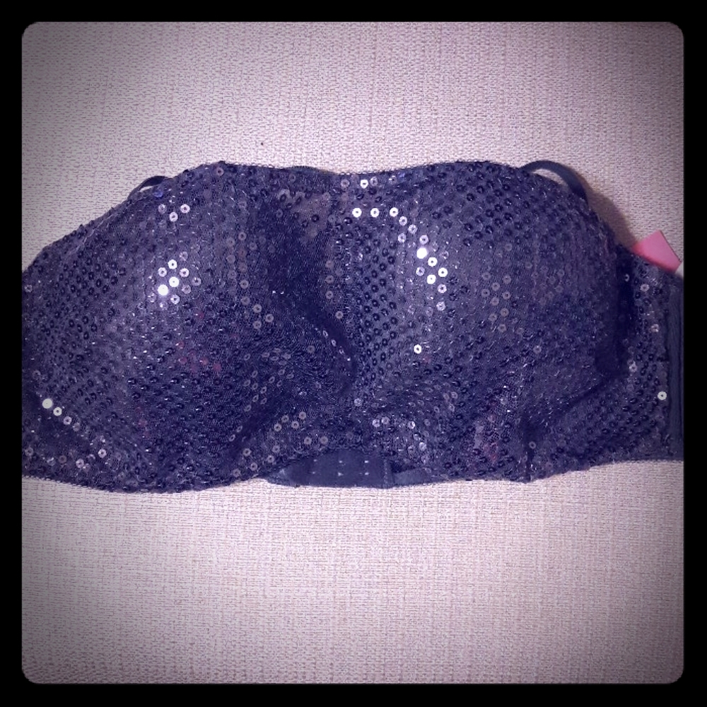 Sequenced convertible bra